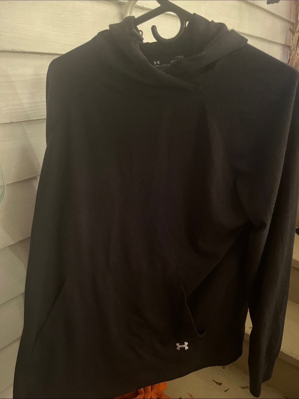 Under Armour Men’s Black Hooded Pullover Sweatshirt
